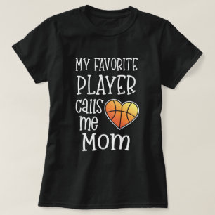 Camiseta Meu jogador favorito chama-me basquetebol da mamã