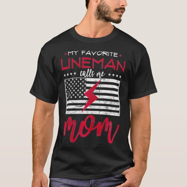 Camiseta Meu Lineman favorito me chama de presente da mamãe (Frente)