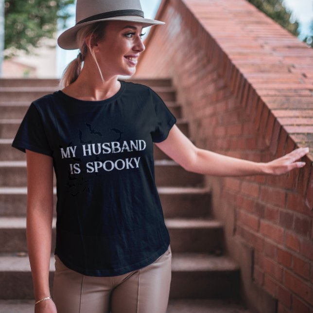 Camiseta Meu Marido É Dia de as Bruxas engraçado Estranho (Criador carregado)