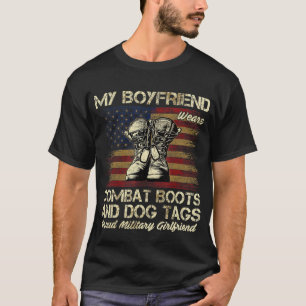 Camiseta Meu Namorado Veste Combate Boots and Dog tags Vete