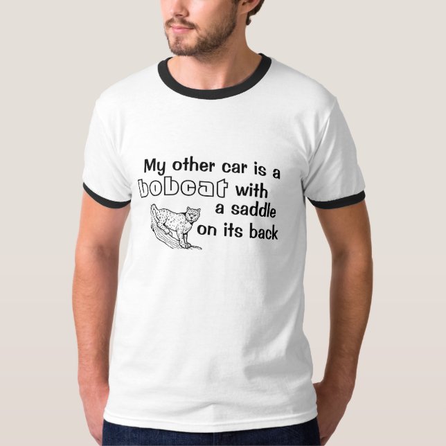 Camiseta Meu outro carro é um lince com uma sela em sua (Frente)