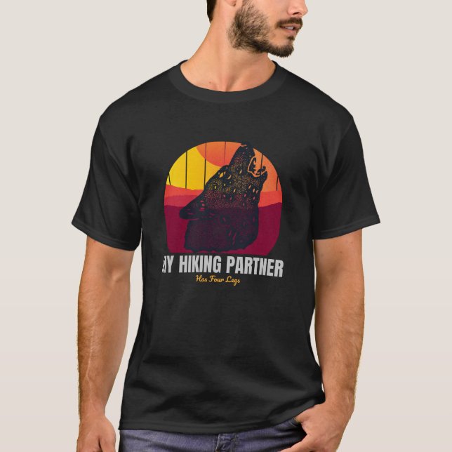 Camiseta Meu Parceiro de Trilha Tem Quatro Pernas  (Frente)