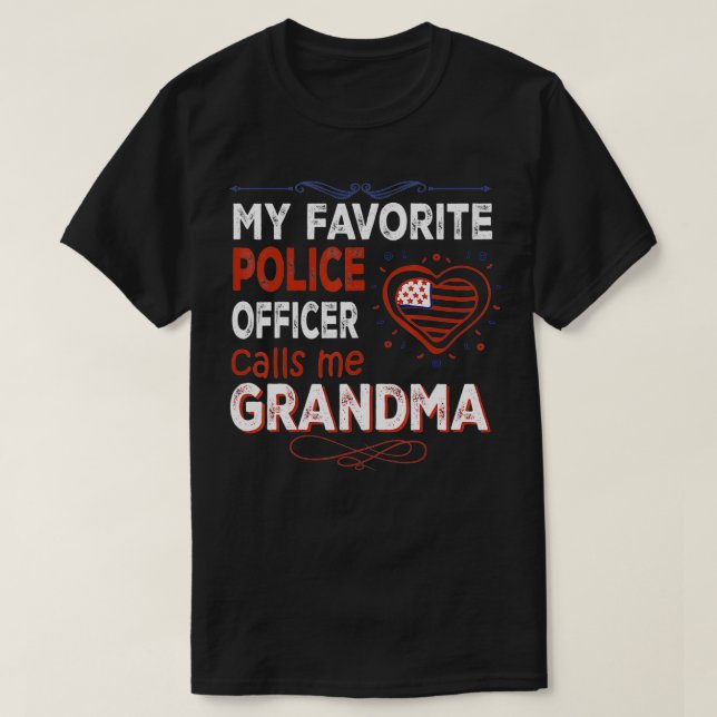 Camiseta Meu Policial Favorito Me Chama De Família Vovó (Frente do Design)