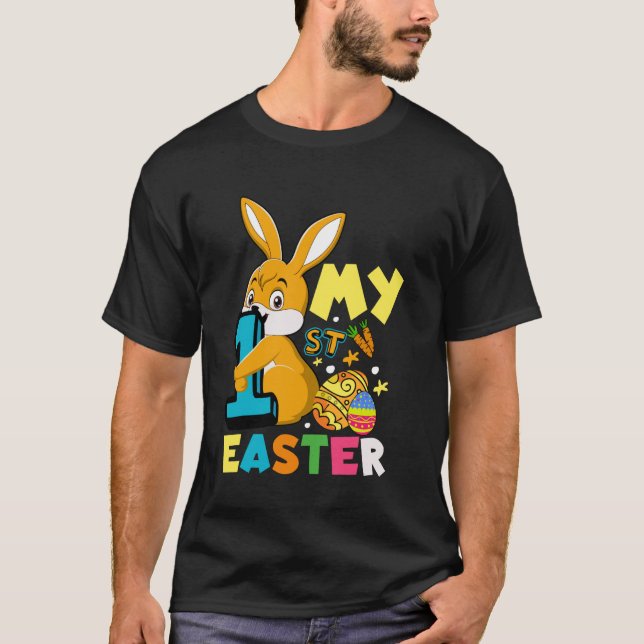 Camiseta Meu Primeiro Coelho de Páscoa com Ovos de Páscoa E (Frente)