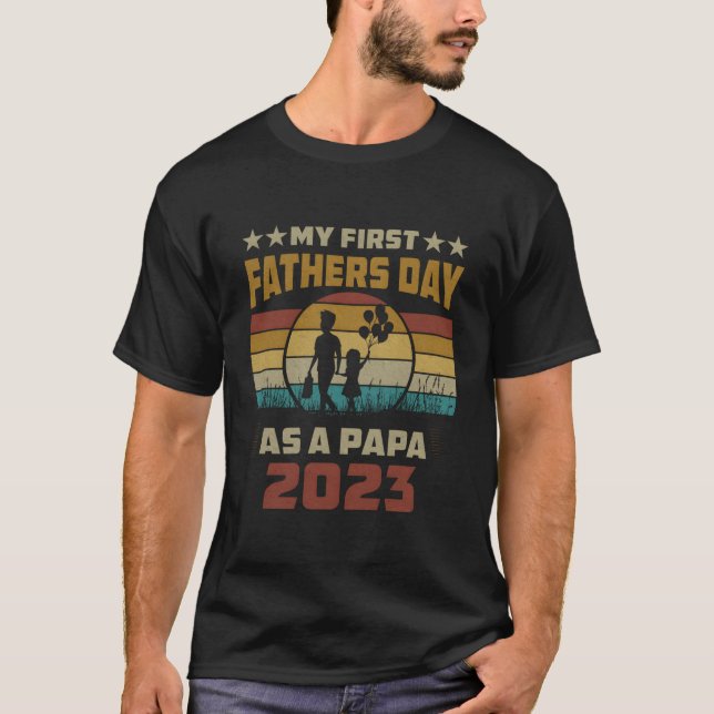 Camiseta Meu Primeiro Dia de os pais Como Papa 2023 Novo Di (Frente)