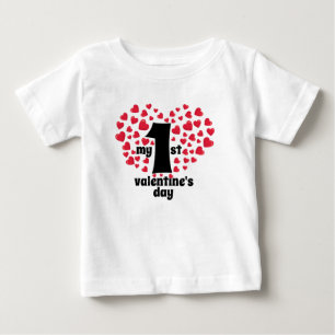 Camiseta Meu primeiro dia dos namorados letra preta coração