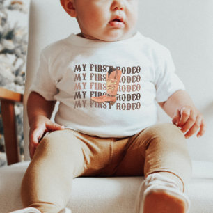 Camiseta Meu Primeiro Rodeio Bota de Cowboy Primeiro Aniver