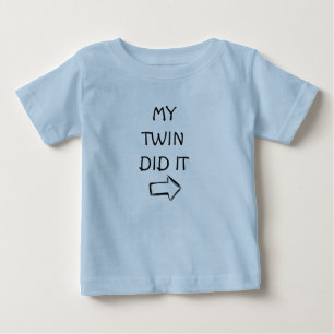 CAMISETA **MEU TWIN** FEZ ISSO DE CAMISEIRA DE CRIANÇAS