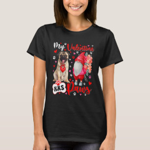 Camiseta Meu Valentim Tem Patas Pug Fofo Com Gnomo Segurand