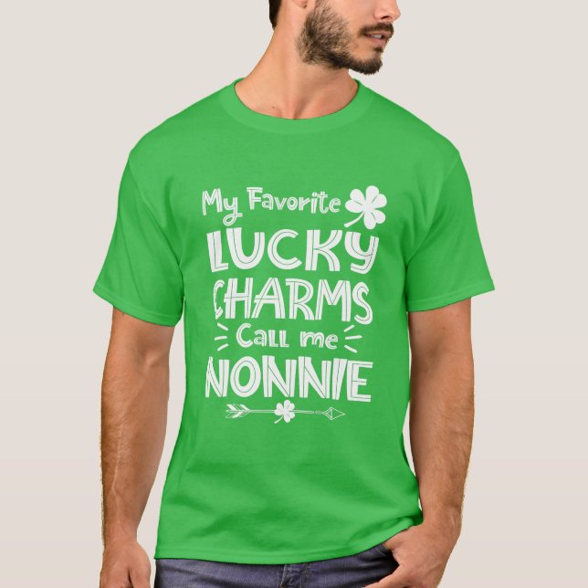 Camiseta Meus Charmes Favoritos De Sorte Me Chamam De Nonie (Frente)