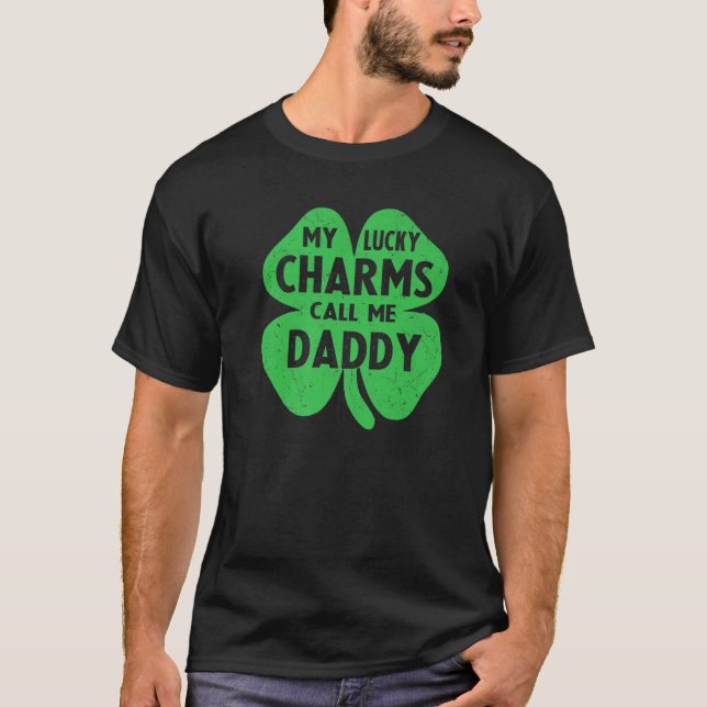 Camiseta Meus charmes sortudos me chamam de Rua Engraçado P (Frente)