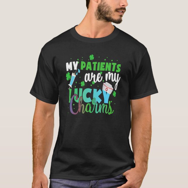 Camiseta Meus Pacientes São Meus Charmes Sortudos, Rua Sort (Frente)