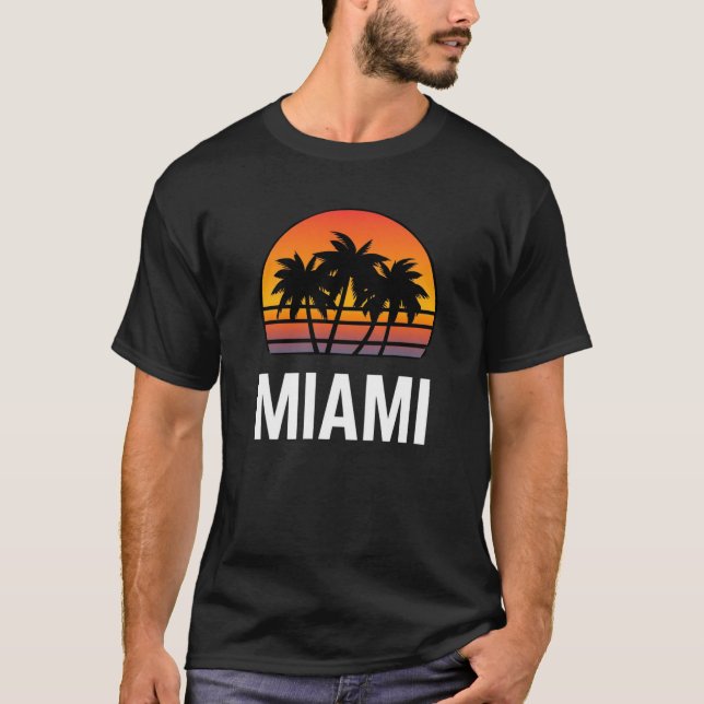 Camiseta Miami Retro Sunset Palm Tree Graphic (Frente)