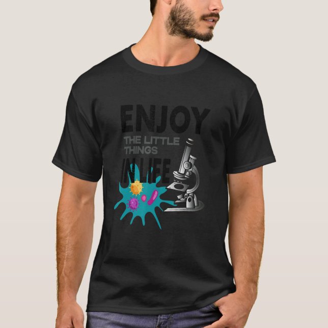 CAMISETA MICROSCOPIO ENGRAÇADO, BIOLOGIA DE MICROBIOLOGISTA (Frente)