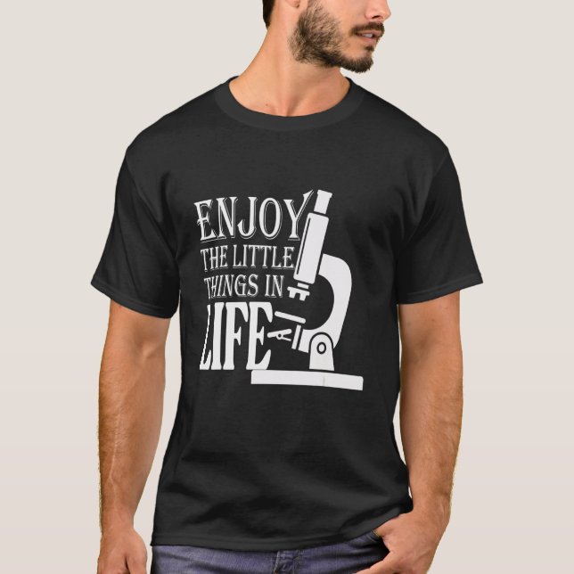 CAMISETA MICROSCOPIO ENGRAÇADO MICROBIOLOGISTAS BIOLOGIA NE (Frente)
