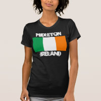 Midleton, Irlanda com bandeira irlandesa