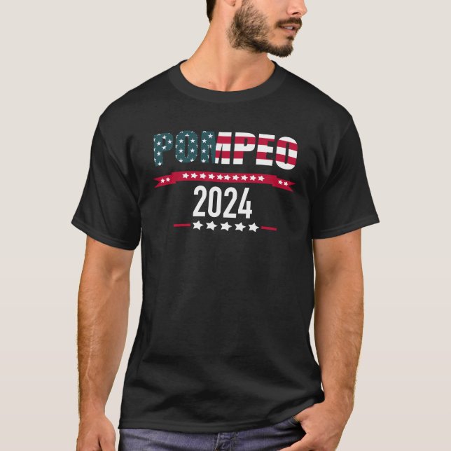 Camiseta Mike Pompeo 2024 American Flag Elections (Frente)