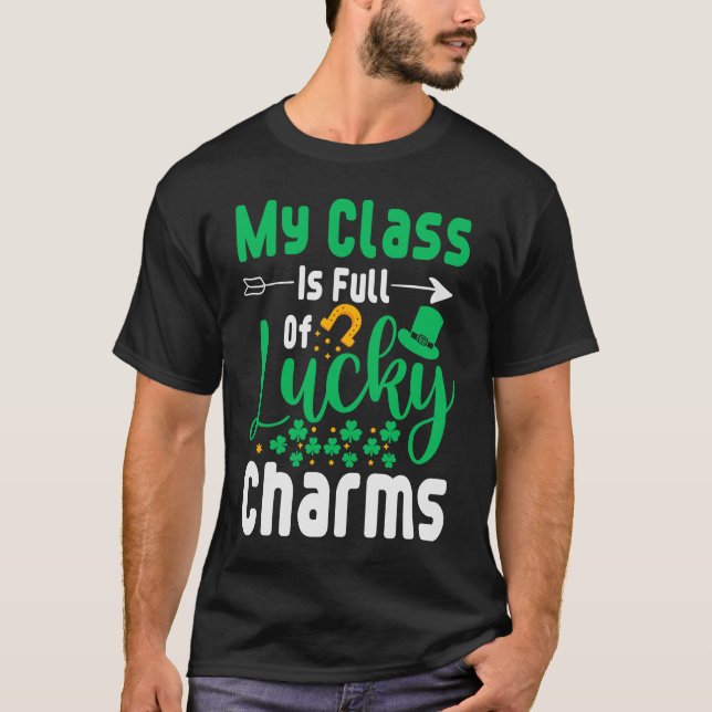 Camiseta Minha Classe É Cheio De Carmas Sortudos Professore (Frente)