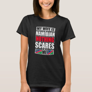 Camiseta Minha Esposa É Namibiana Nada Me Assusta Bandeira