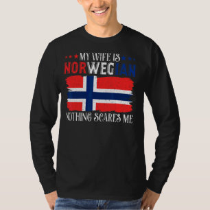 Camiseta Minha Esposa É Norueguesa. Nada Me Assusta Husba