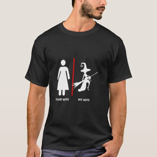 Camiseta Minha Esposa Sua Esposa Bruxa Festa De Halloween O (Frente)