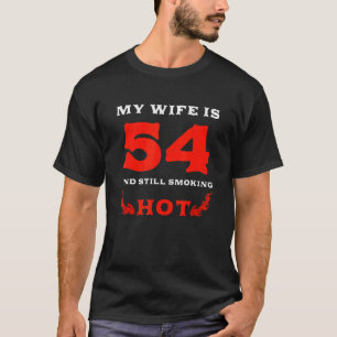 Camiseta Minha Esposa Tem 54 Anos Ainda Fumando Quente 1968