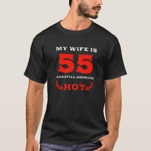 Camiseta Minha Esposa Tem 55 Anos Ainda Fumando Quente 1967