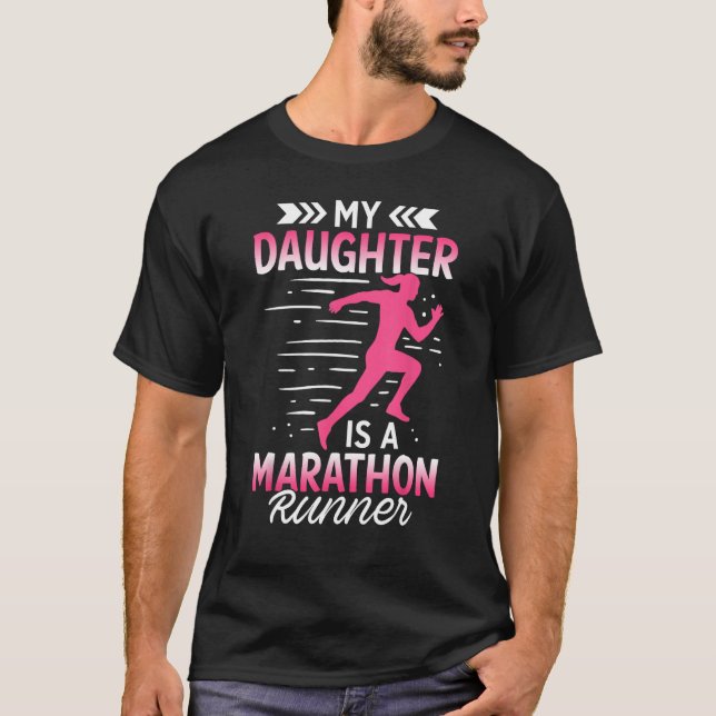 Camiseta Minha Filha É Uma Maratona Orgulhosa Pai Mãe (Frente)