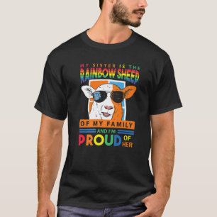 Camiseta Minha Irmã É A Ovelha Arco-Íris - LGBT Engraça