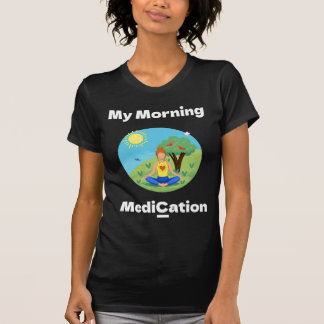 Camiseta Minha Medicação Matinal sob uma Árvore na Primaver