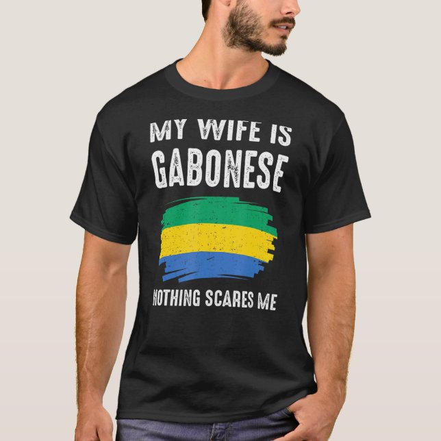 Camiseta Minha Mulher É Gabonesa Nada Me Assusta Bandeira G (Frente)