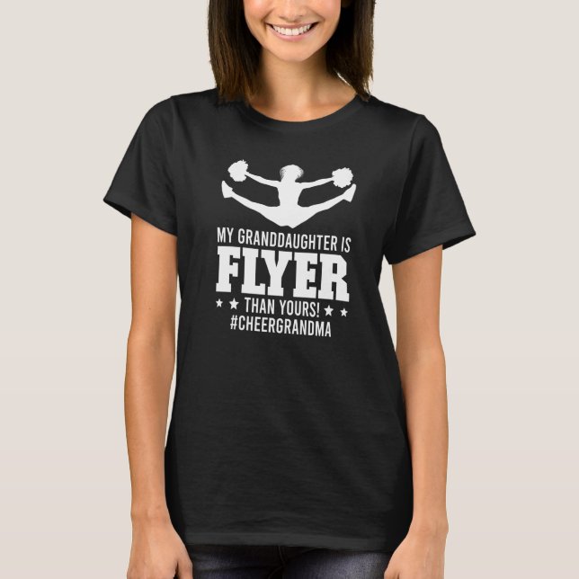 Camiseta Minha neta anima vovó líder de torcida (Frente)