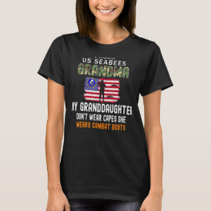 Camiseta Minha neta Veste Combate Boots Orgulhosos Seabees