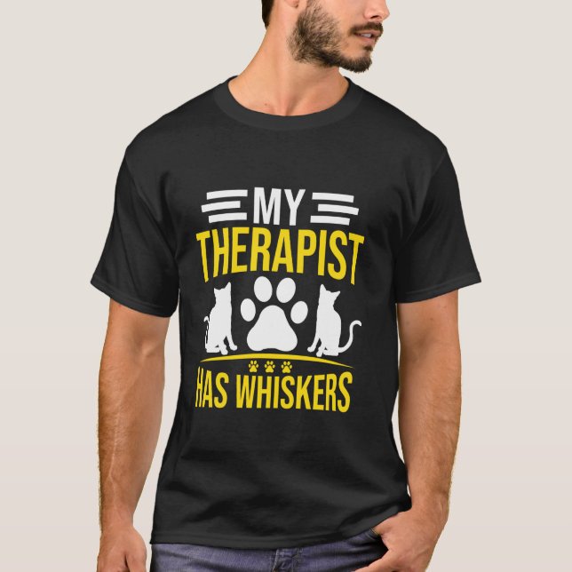 Camiseta Minha Terapeuta Tem Bigodes Mãe de Gato (Frente)