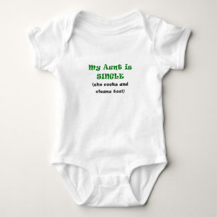 Camiseta Minha tia é solteiro que cozinha e limpa demasiad