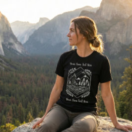 Camiseta Minimalist Hiker Mountain Crest Your Text Design