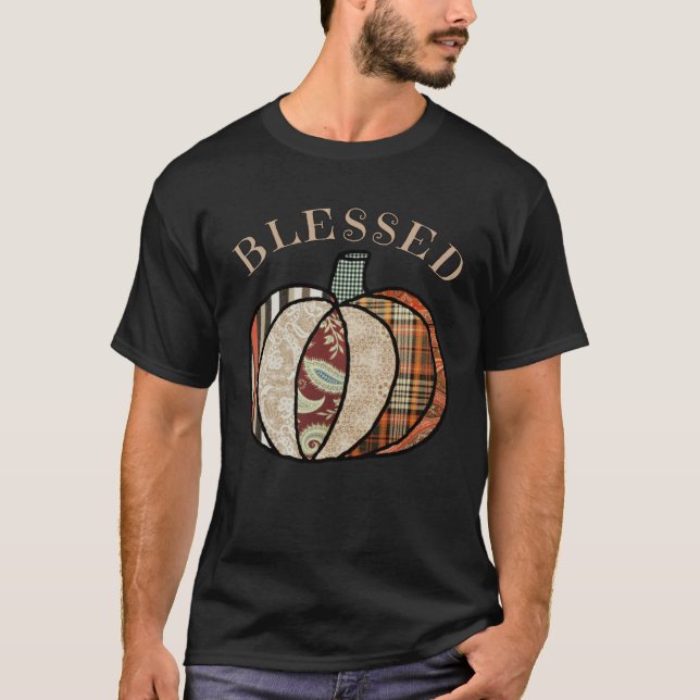 Camiseta Minimalist Patchwork Pumpkin Autumn Blessed Thanks (Frente)