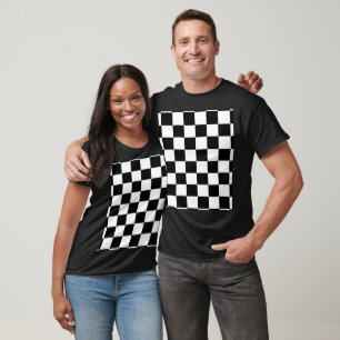 Camiseta Minimalista Xadrez Retro – Streetwear Monocromátic