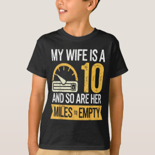 Camiseta Mínimo Minha esposa 10 então seus carros engraçado