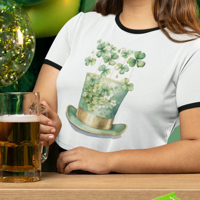 Camiseta Mint Green Shamrocks e Leprechaun Hat (Irish top hat and clover on basic ringer t shirt for St Patrick's Day. )