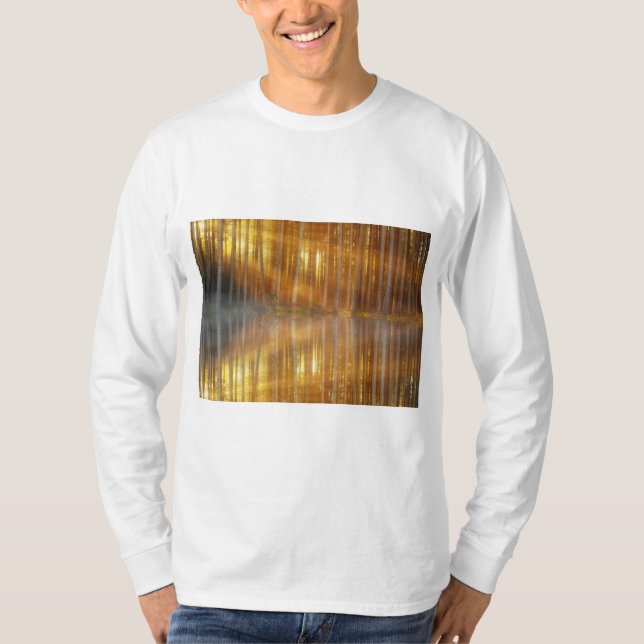 Camiseta Misty Forest Scene (Frente)