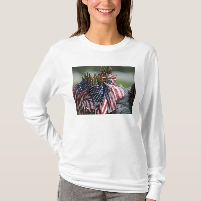 Camiseta Mochila de um soldado do Exército (Frente)