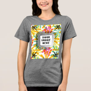 Camiseta Modelo Bella+Canvas Camisa-T com dupla-blenda femi