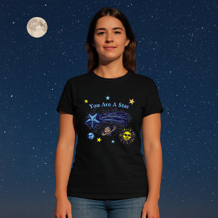 Camiseta Modelo de Afirmação de Arte Celestial Estrela Cade