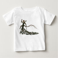 Modelo de macaco surreal da moda em Ir plumagem de