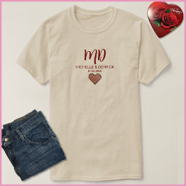 Camiseta Modern Cherry Red Monogram Husband & Wife Name