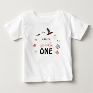 Camiseta Modern Cute Spooky Um Dia das Bruxas Primeiro Aniv