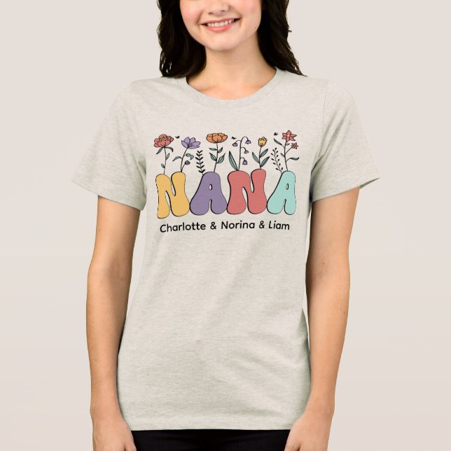 Camiseta Modern & Trendy Nana Floral  Personalized Names (Frente)