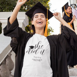Camiseta Moderna Elegante Negra Ela Fez A Graduação