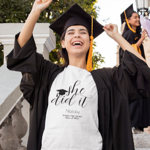 Camiseta Moderna Elegante Negra Ela Fez A Graduação